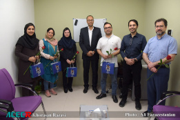 اهدا شاخه گل به روانشناسان مرکز خدمات تخصصی روانشناسی و مشاوره جهاددانشگاهی خراسان رضوی